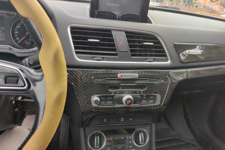 Used Audi Q3 2016 30 TFSI Fashion Model Audio And AC Panel