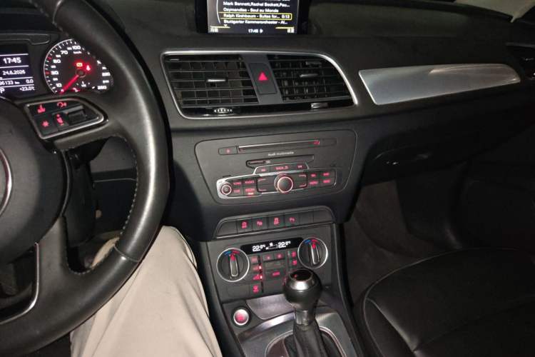 Used Audi Q3 2016 35 TFSI Style Edition Audio And AC Panel