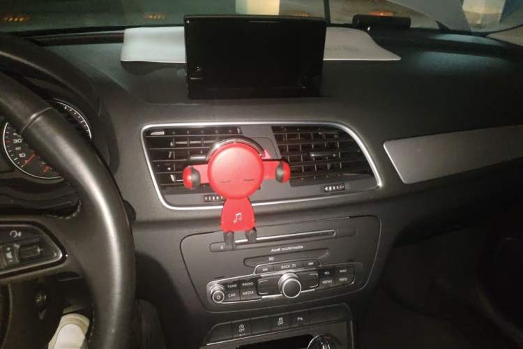 Used Audi Q3 2016 35 TFSI Fashion Model Audio And AC Panel