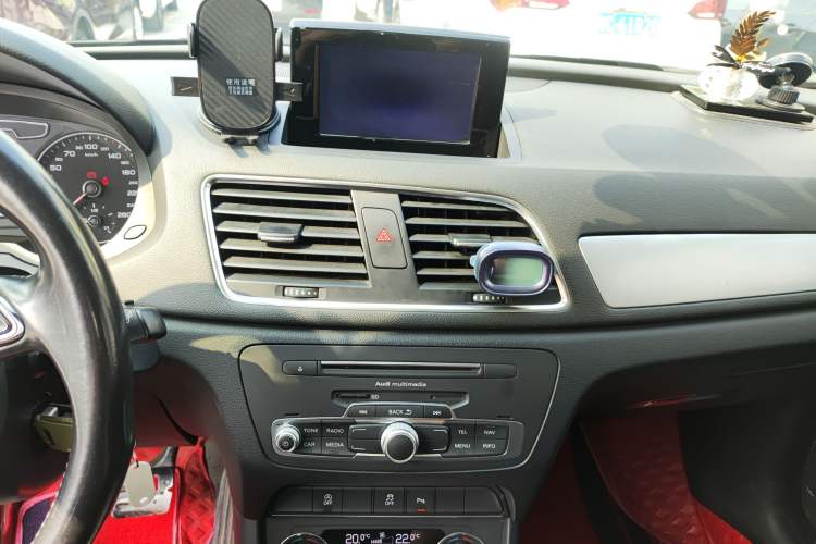 Used Audi Q3 2016 30 TFSI Fashion Model Audio And AC Panel