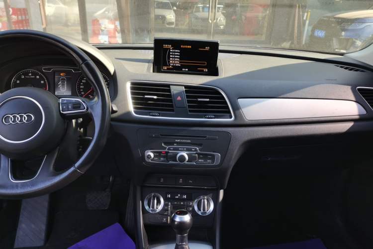 Used Audi Q3 2016 30 TFSI Collector's Edition Intelligent Model Audio And AC Panel