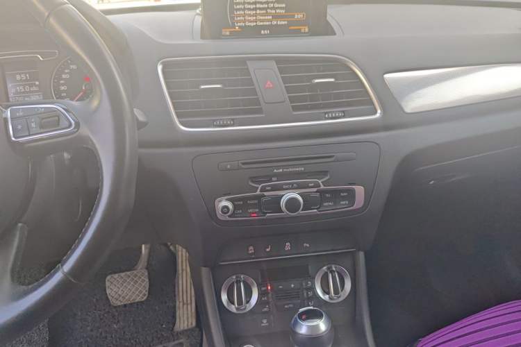 Used Audi Q3 2016 30 TFSI Collector's Edition Comfort Model Audio And AC Panel