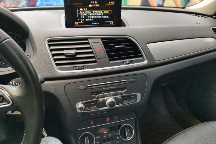 Used Audi Q3 2016 30 TFSI Fashion Model Audio And AC Panel
