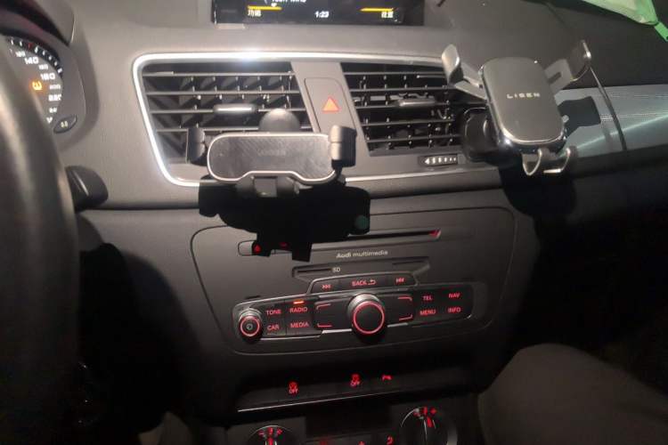Used Audi Q3 2016 30 TFSI Collector's Edition Comfort Model Audio And AC Panel