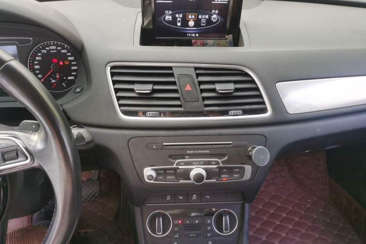 Used Audi Q3 2016 30 TFSI Fashion Model Audio And AC Panel