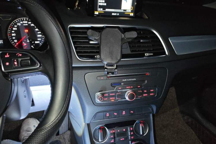 Used Audi Q3 2016 30 TFSI Fashion Model Audio And AC Panel