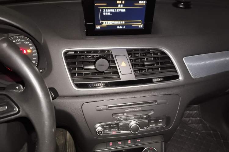 Used Audi Q3 2016 30 TFSI Fashion Model Audio And AC Panel