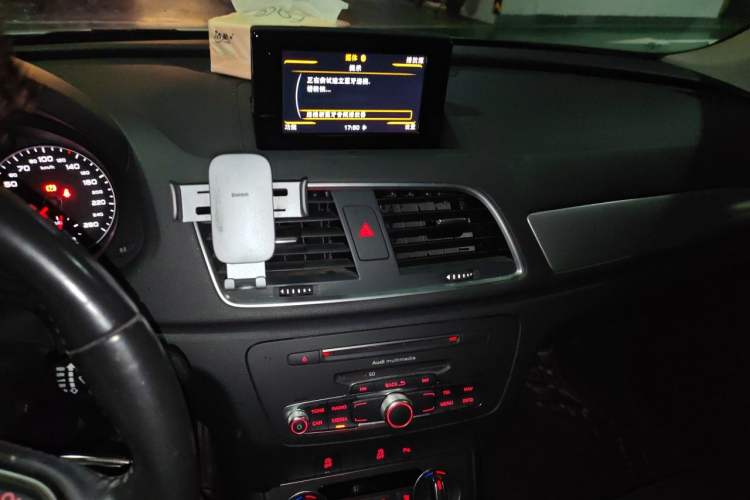 Used Audi Q3 2016 35 TFSI Fashion Model Audio And AC Panel