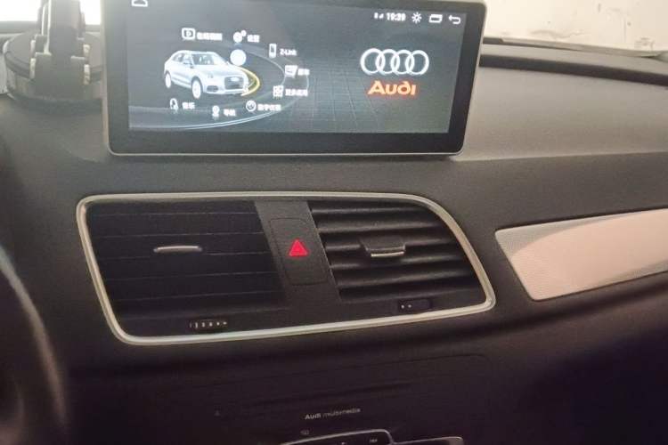 Used Audi Q3 2016 35 TFSI Collection Edition Intelligent Model Audio And AC Panel
