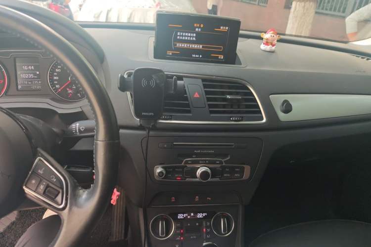 Used Audi Q3 2016 30 TFSI Collector's Edition Comfort Model Audio And AC Panel