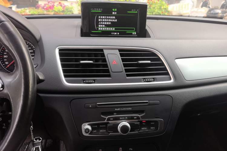 Used Audi Q3 2016 35 TFSI Fashion Model Audio And AC Panel