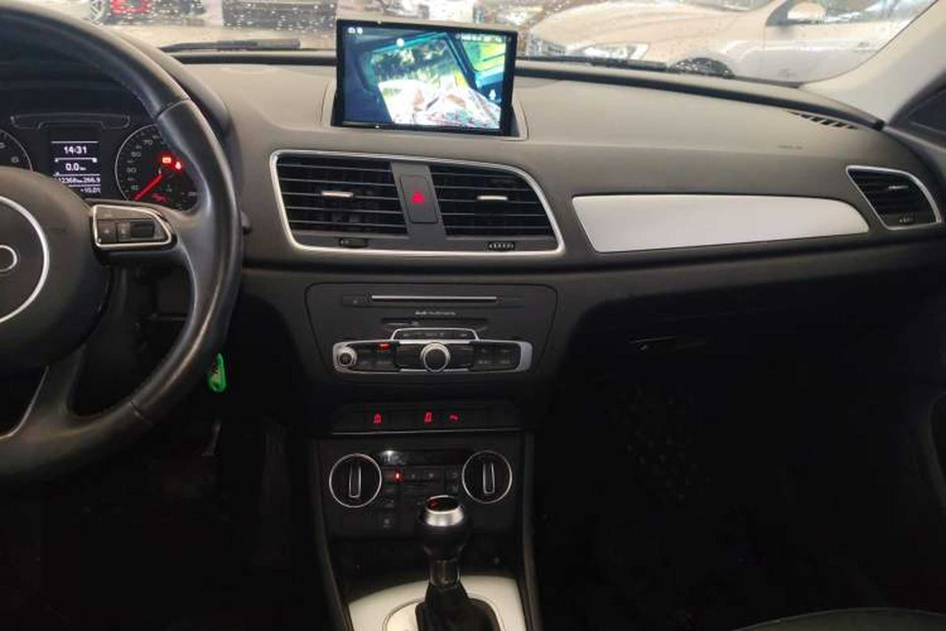 Used Audi Q3 2016 35 TFSI Fashion Model Audio And AC Panel
