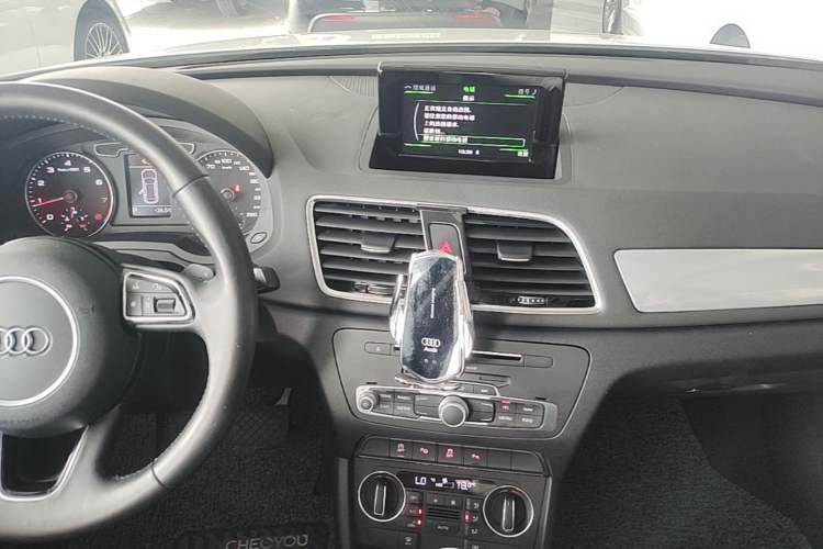Used Audi Q3 2016 30 TFSI Fashion Model Audio And AC Panel