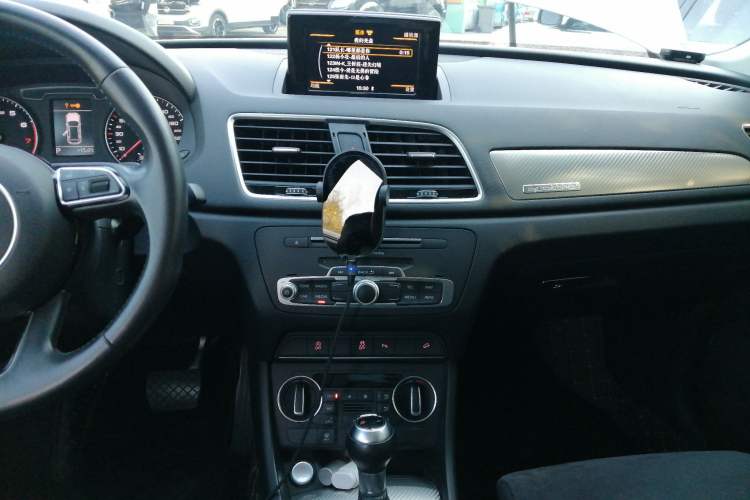 Used Audi Q3 2016 40 TFSI quattro all-wheel drive style model Audio And AC Panel