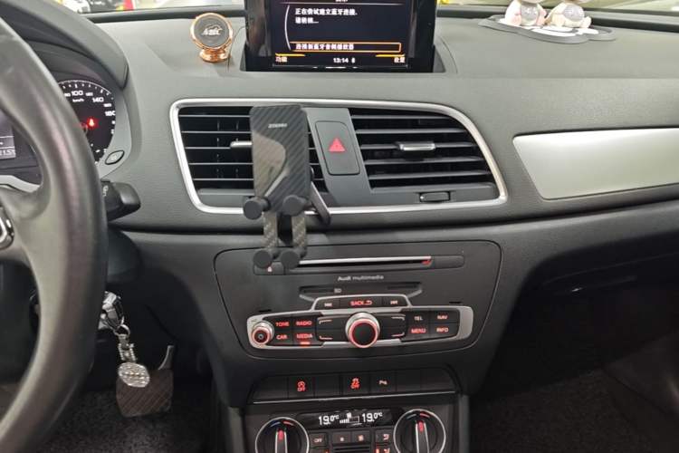 Used Audi Q3 2016 30 TFSI Fashion Model Audio And AC Panel