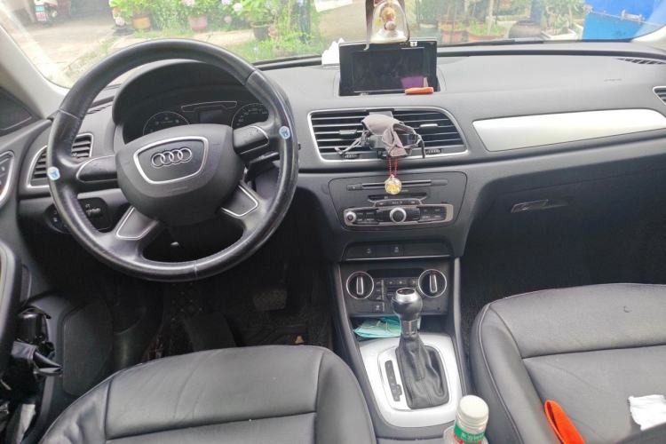 Used Audi Q3 2016 30 TFSI Standard Model Center Console