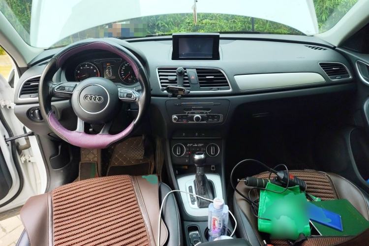 Used Audi Q3 2016 30 TFSI Fashion Model Center Console