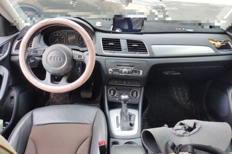 Used Audi Q3 2016 30 TFSI Fashion Model Center Console