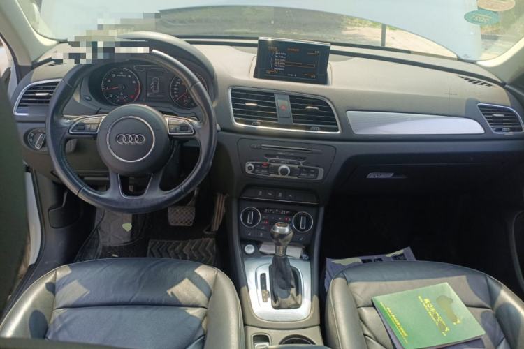 Used Audi Q3 2016 30 TFSI Fashion Model Center Console