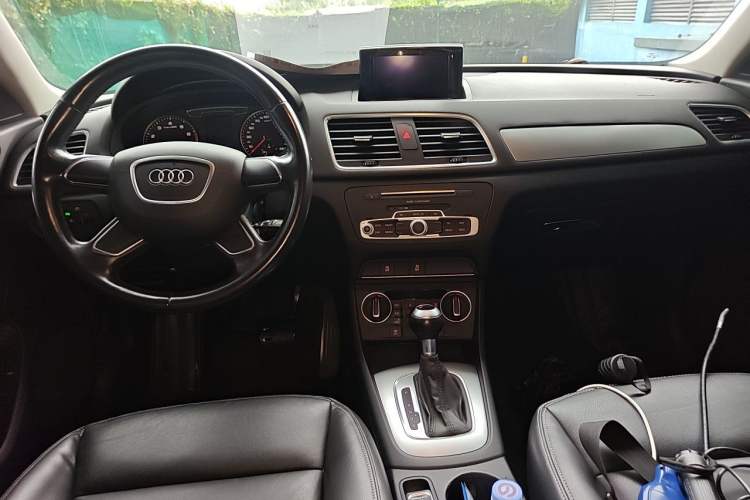 Used Audi Q3 2016 30 TFSI Standard Model Center Console