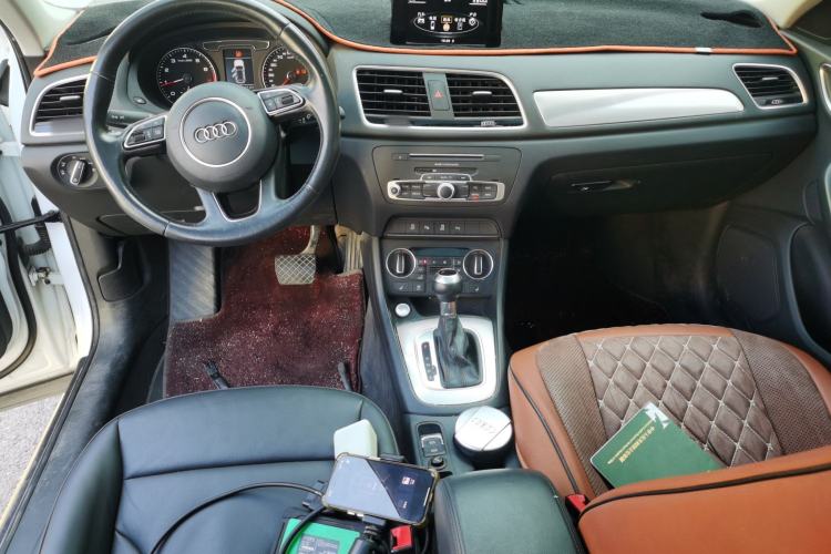 Used Audi Q3 2016 30 TFSI Fashion Model Center Console