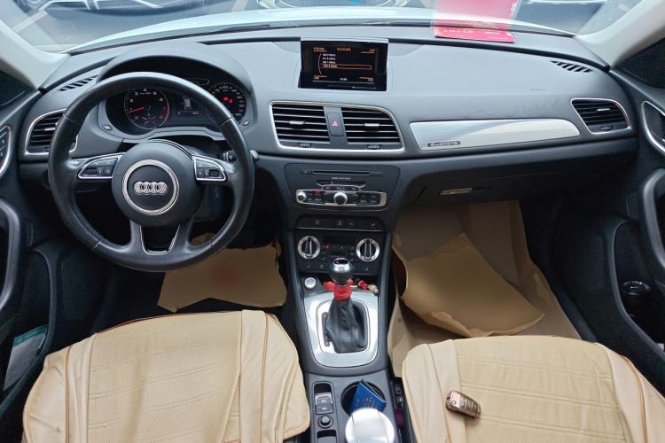 Used Audi Q3 2016 35 TFSI Collection Edition quattro Enjoyment Model Center Console
