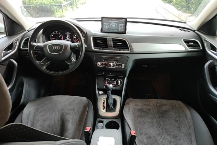 Used Audi Q3 2016 30 TFSI Standard Model Center Console