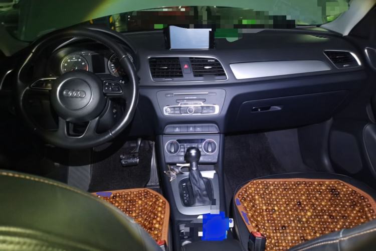 Used Audi Q3 2016 35 TFSI Fashion Model Center Console