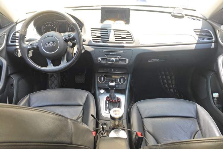 Used Audi Q3 2016 30 TFSI Fashion Model Center Console