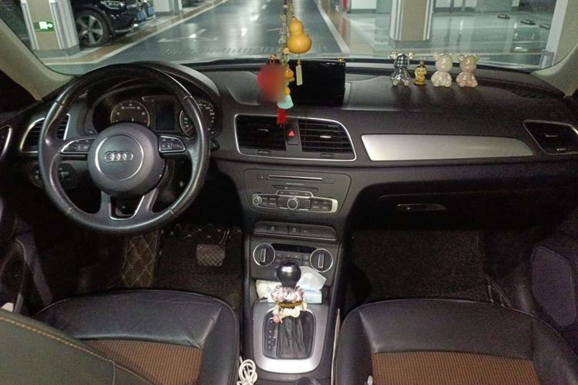 Used Audi Q3 2016 35 TFSI Fashion Model Center Console
