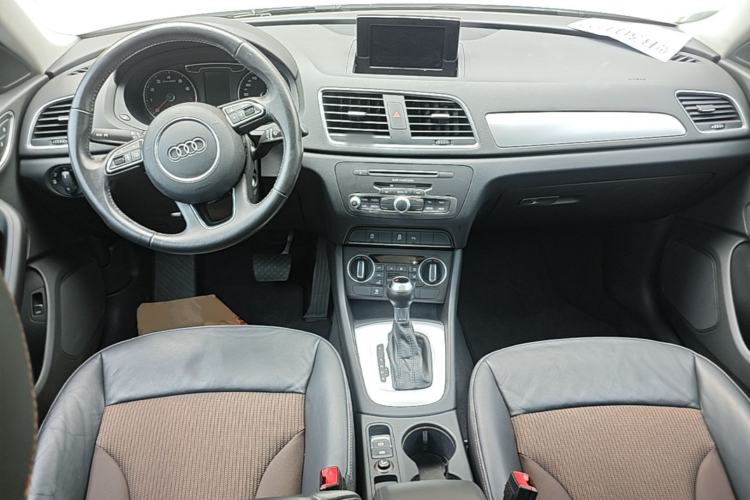 Used Audi Q3 2016 30 TFSI Fashion Model Center Console