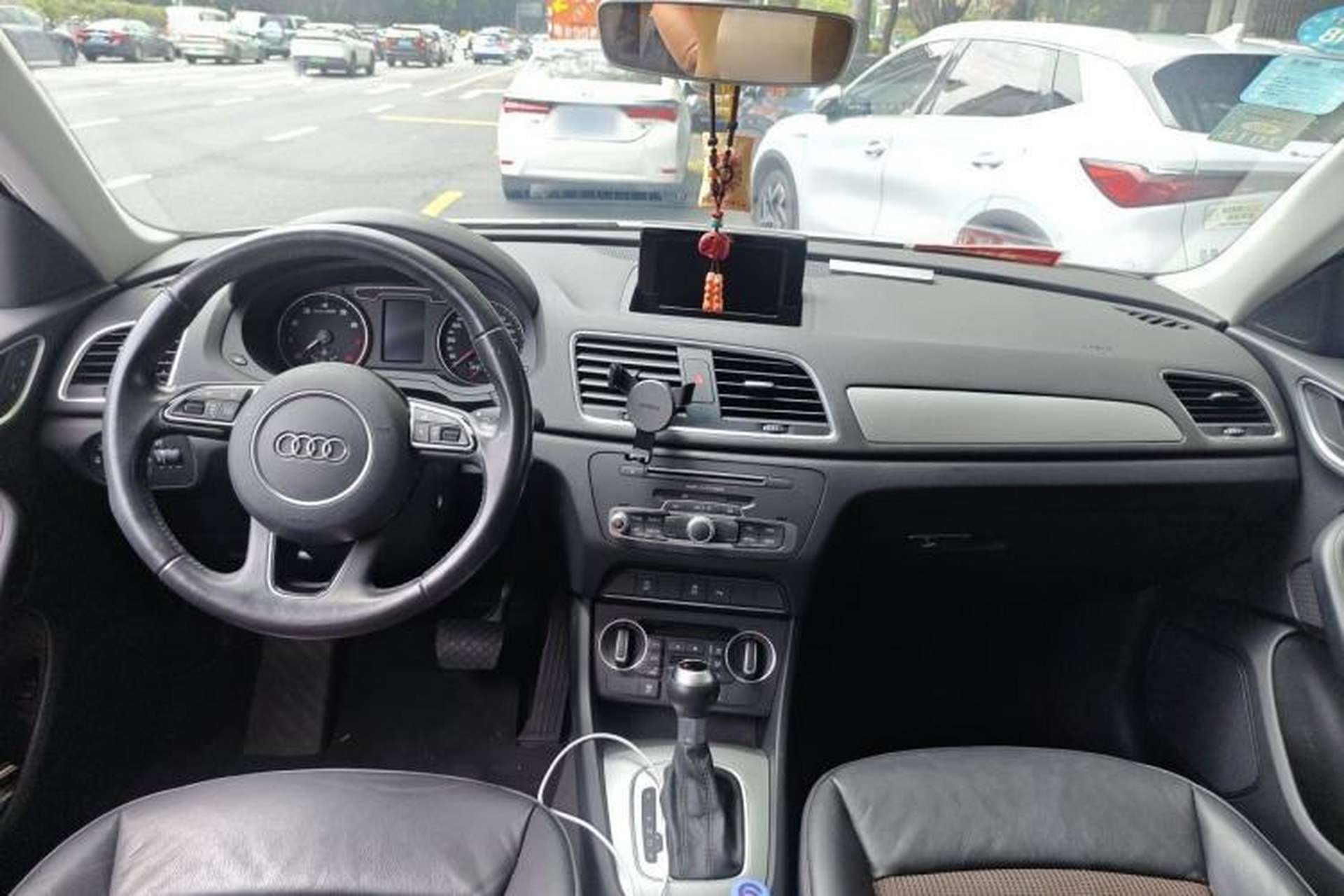 Used Audi Q3 2016 30 TFSI Fashion Model Center Console