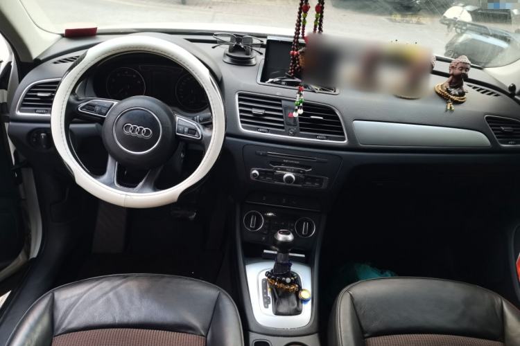 Used Audi Q3 2016 30 TFSI Fashion Model Center Console