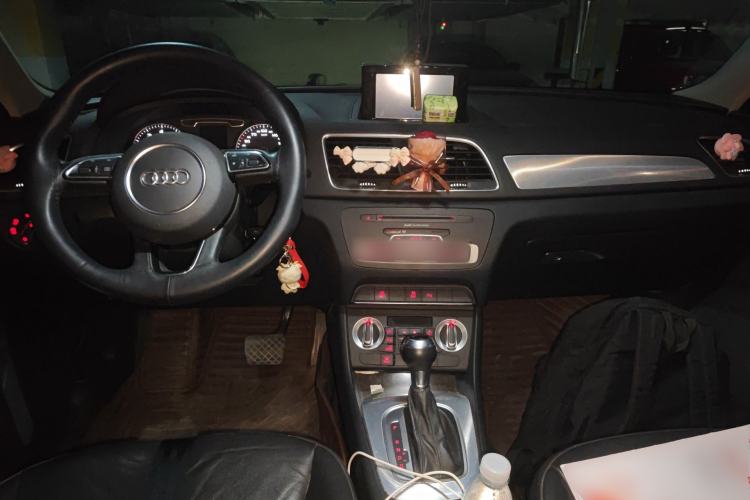 Used Audi Q3 2016 30 TFSI Collector's Edition Comfort Model Center Console