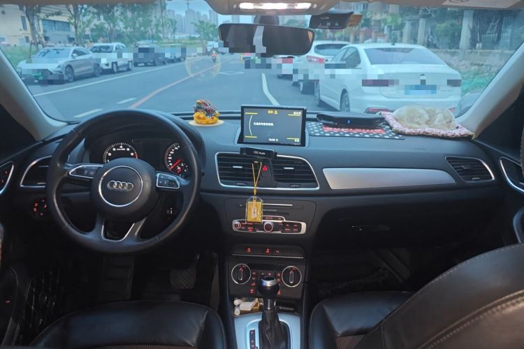 Used Audi Q3 2016 30 TFSI Fashion Model Center Console