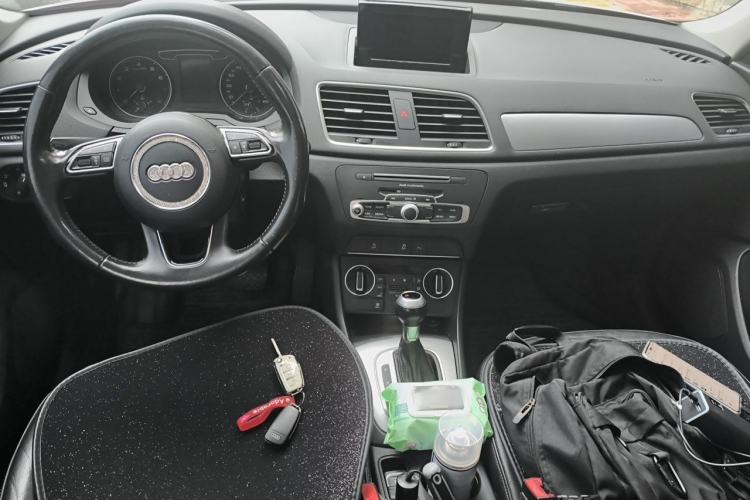 Used Audi Q3 2016 35 TFSI Fashion Model Center Console