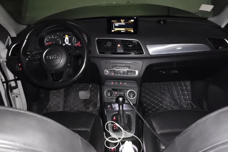 Used Audi Q3 2016 30 TFSI Fashion Model Center Console