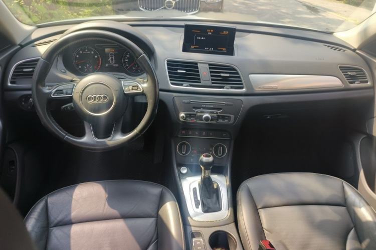 Used Audi Q3 2016 35 TFSI quattro all-wheel drive special edition Center Console