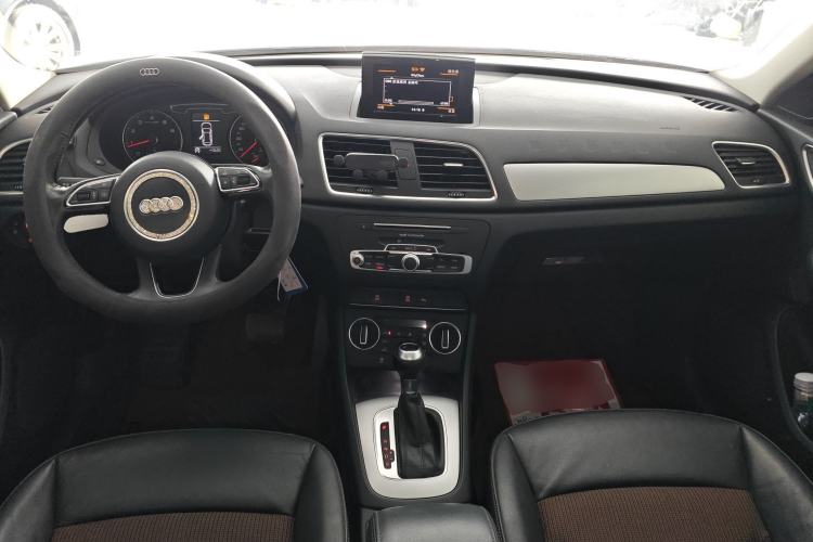 Used Audi Q3 2016 30 TFSI Fashion Model Center Console