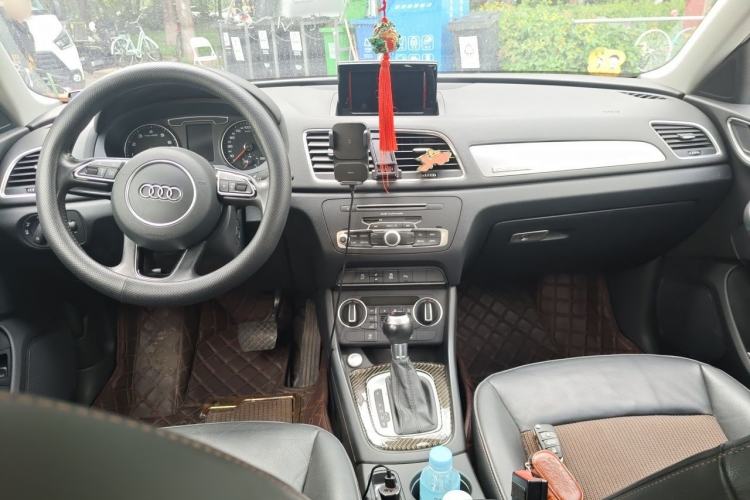 Used Audi Q3 2016 35 TFSI Fashion Model Center Console