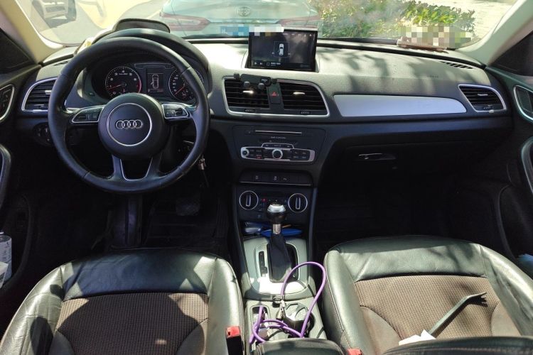 Used Audi Q3 2016 35 TFSI Fashion Model Center Console