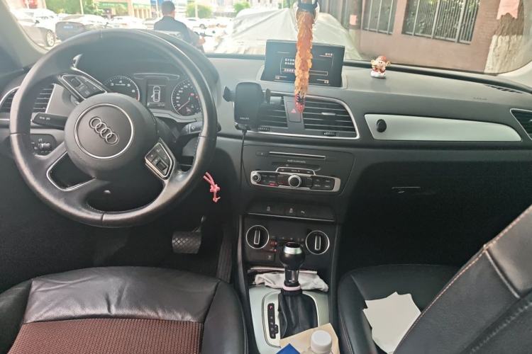 Used Audi Q3 2016 30 TFSI Collector's Edition Comfort Model Center Console