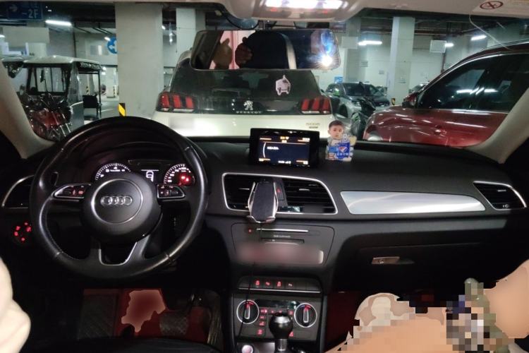 Used Audi Q3 2016 30 TFSI Fashion Model Center Console