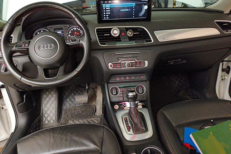 Used Audi Q3 2016 35 TFSI quattro all-wheel-drive style model Center Console