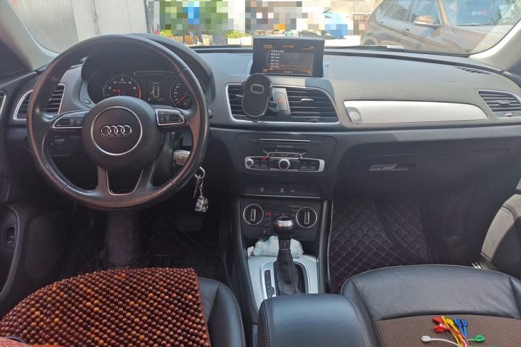Used Audi Q3 2016 30 TFSI Fashion Model Center Console