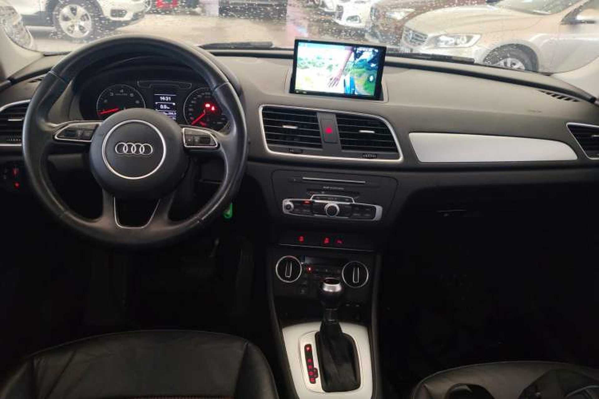 Used Audi Q3 2016 35 TFSI Fashion Model Center Console