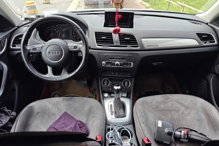Used Audi Q3 2016 35 TFSI quattro all-wheel drive special edition Center Console