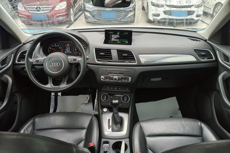 Used Audi Q3 2016 35 TFSI quattro all-wheel-drive style model Center Console