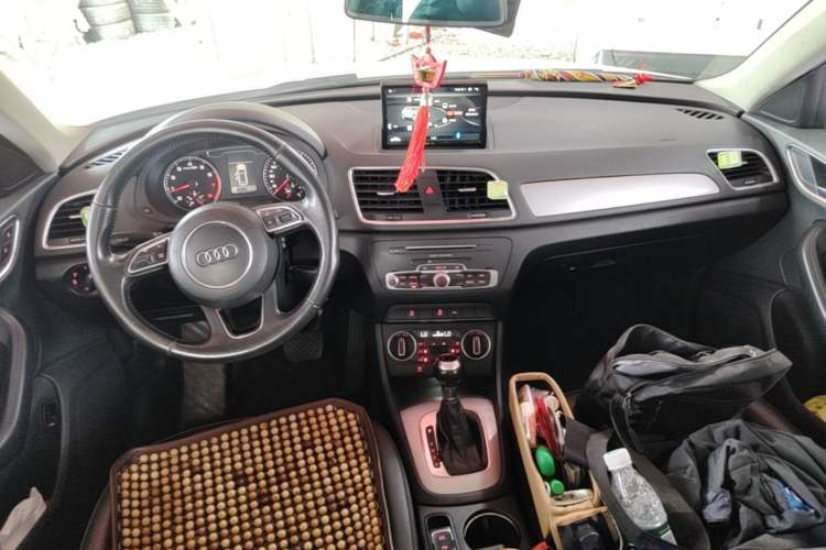 Used Audi Q3 2016 35 TFSI Fashion Model Center Console