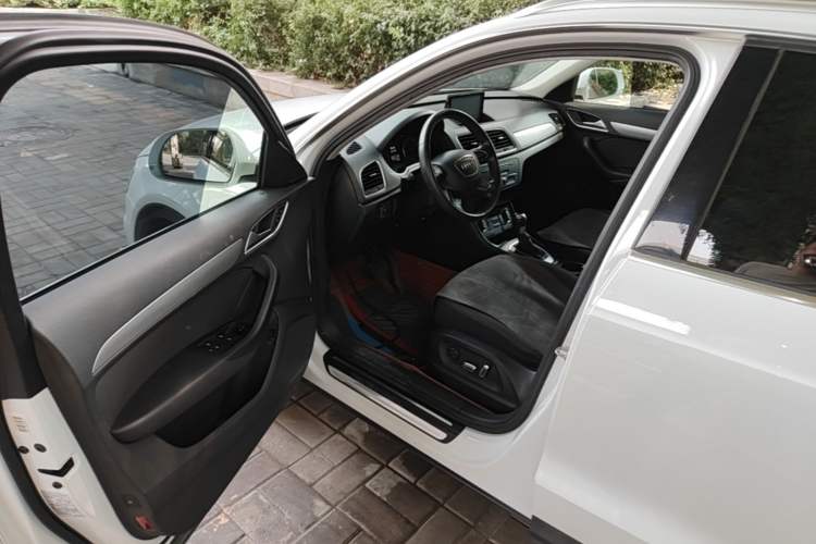 Used Audi Q3 2016 30 TFSI Standard Model Driver Seat